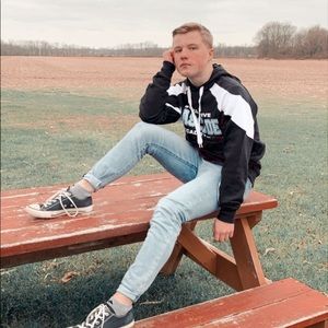 Meet your Posher, Ethan